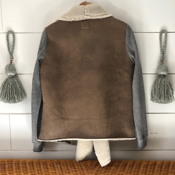 Shearling style jacket by Billabong - Picture 4 of 5